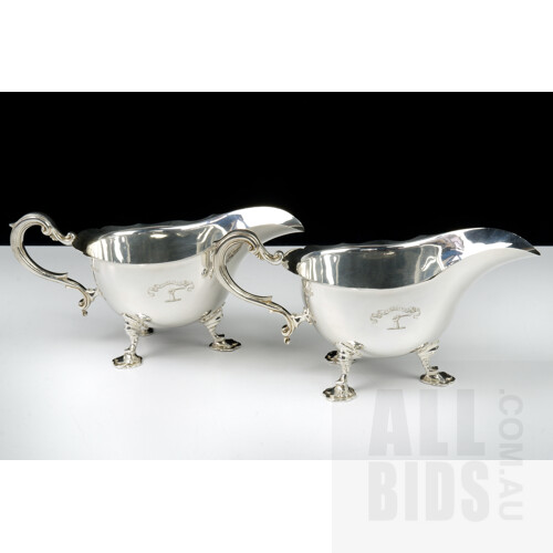 Pair of Good Edwardian Sterling Silver Gravy Boats with Engraved Armorial Crest, J & J Maxfield, Sheffield, 1906, 896g