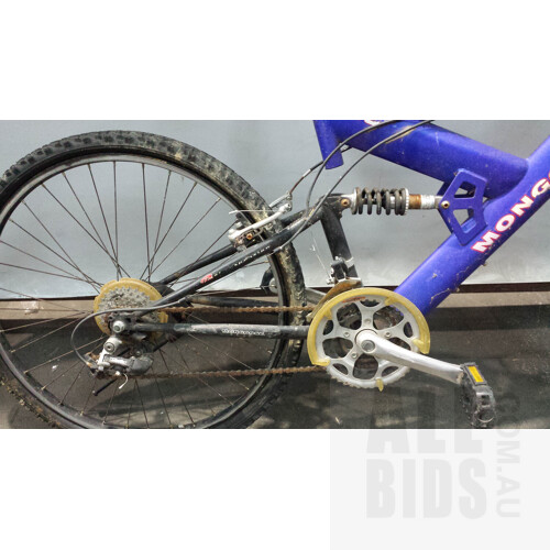 mongoose d40 mountain bike