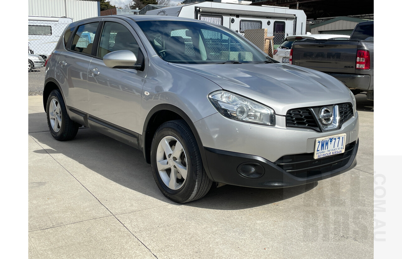 silver nissan sentra 2010