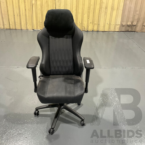 Onex (g Series) Gaming Chair W  - Lot 1401627 