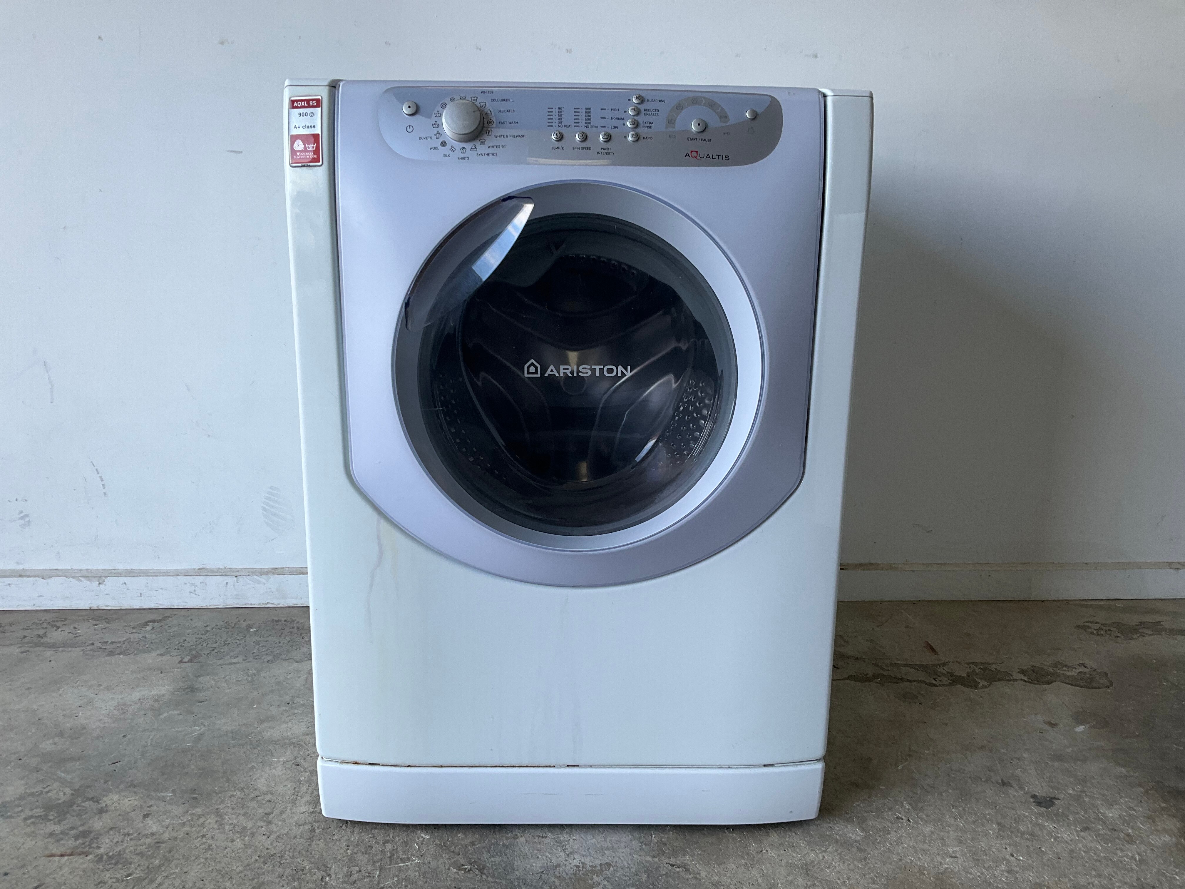 hotpoint aqualtis washing machine 7.5 kg