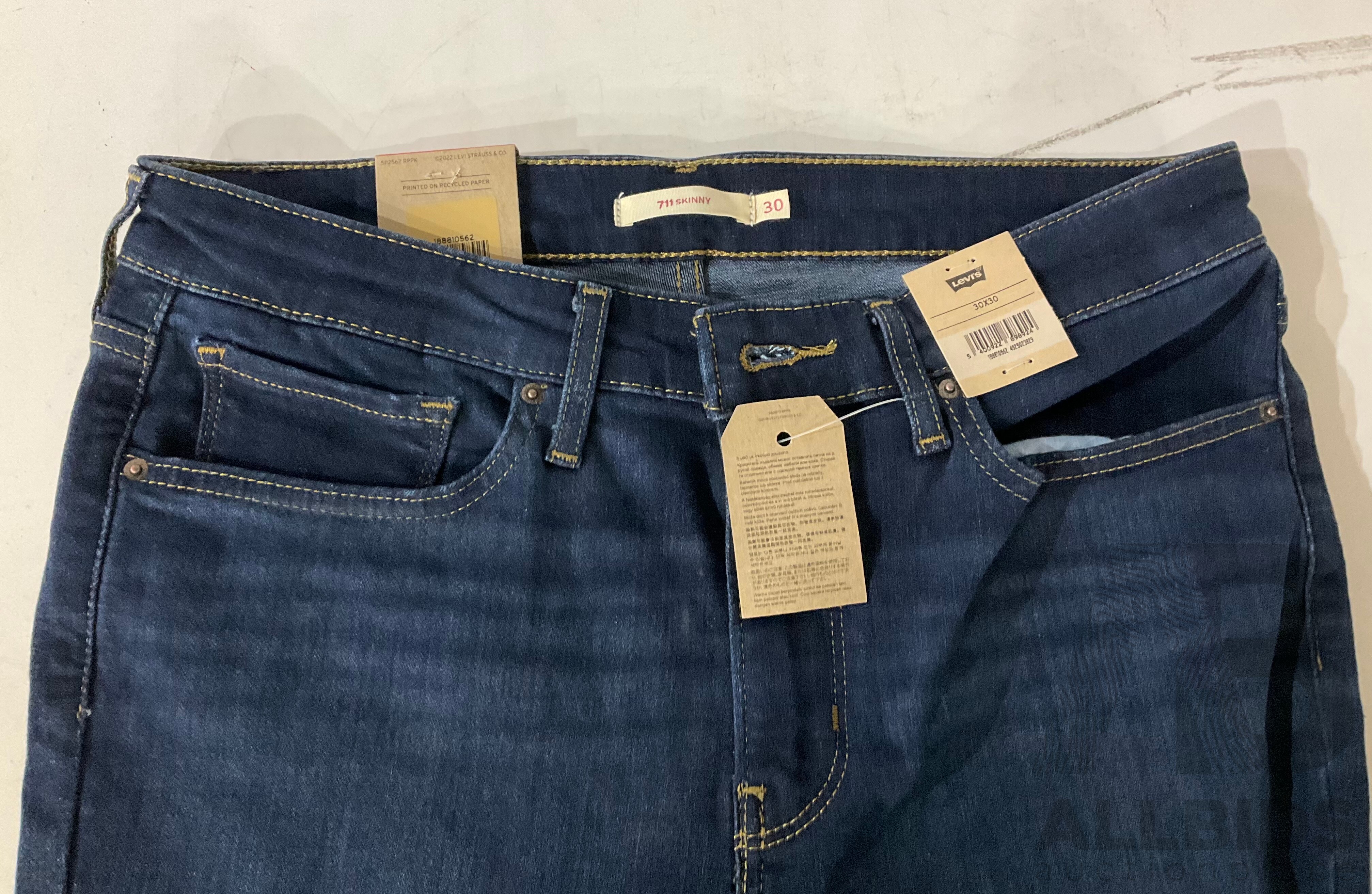 LEVIS Women's 711 Skinny Jeans - Lot 1426409 | ALLBIDS