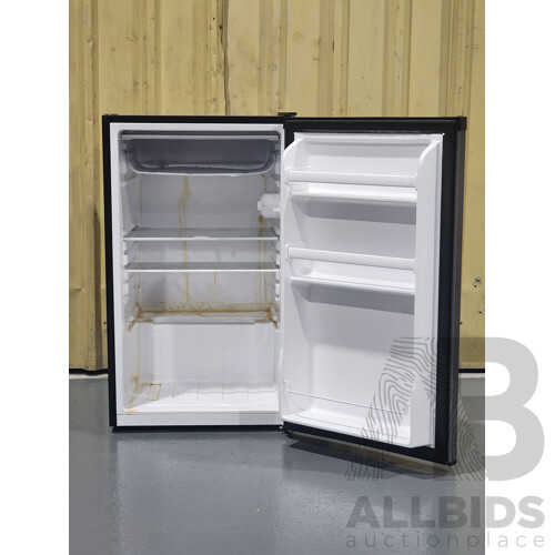 euro stainless steel bar refrigerator 126l e126sx