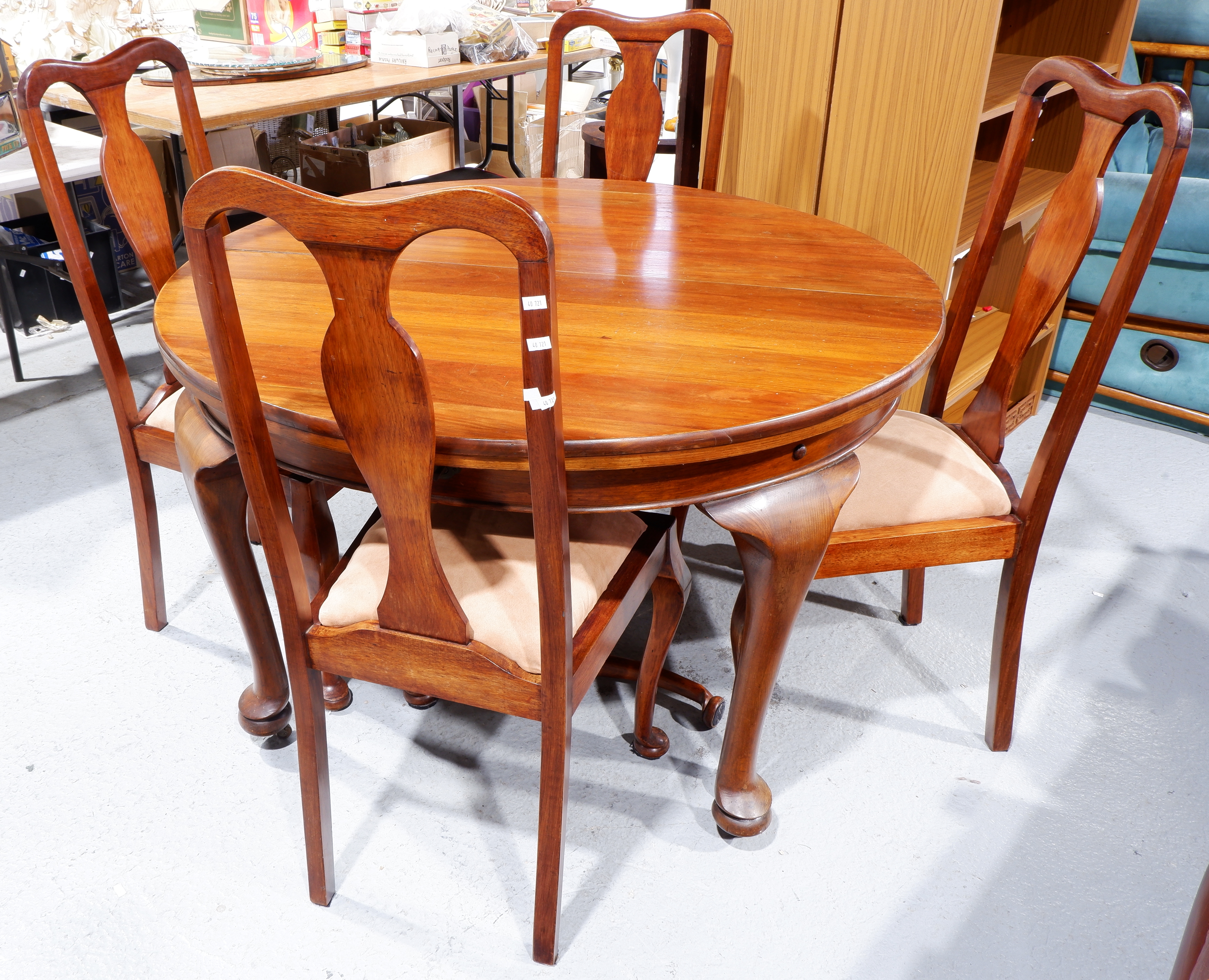 mahogany queen anne dining table