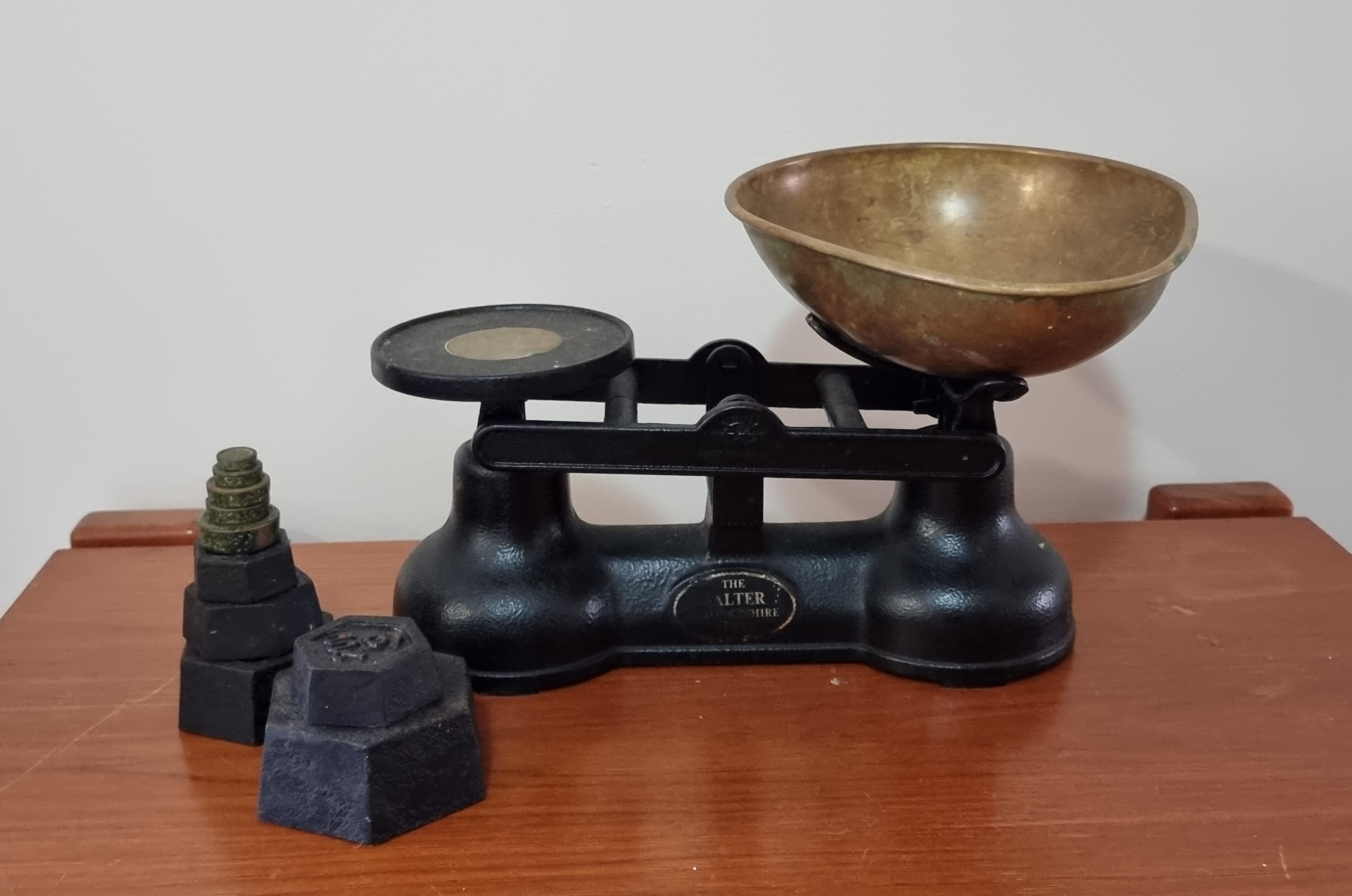 Sold at Auction: A vintage Salter kitchen scales and a mincer. Scales  measure 31cm.