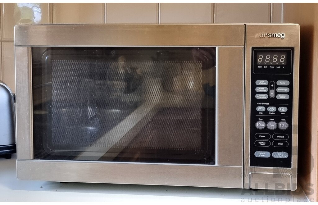 Kitchen Package Includes SMEG Microwave, - Lot 1451812 | ALLBIDS