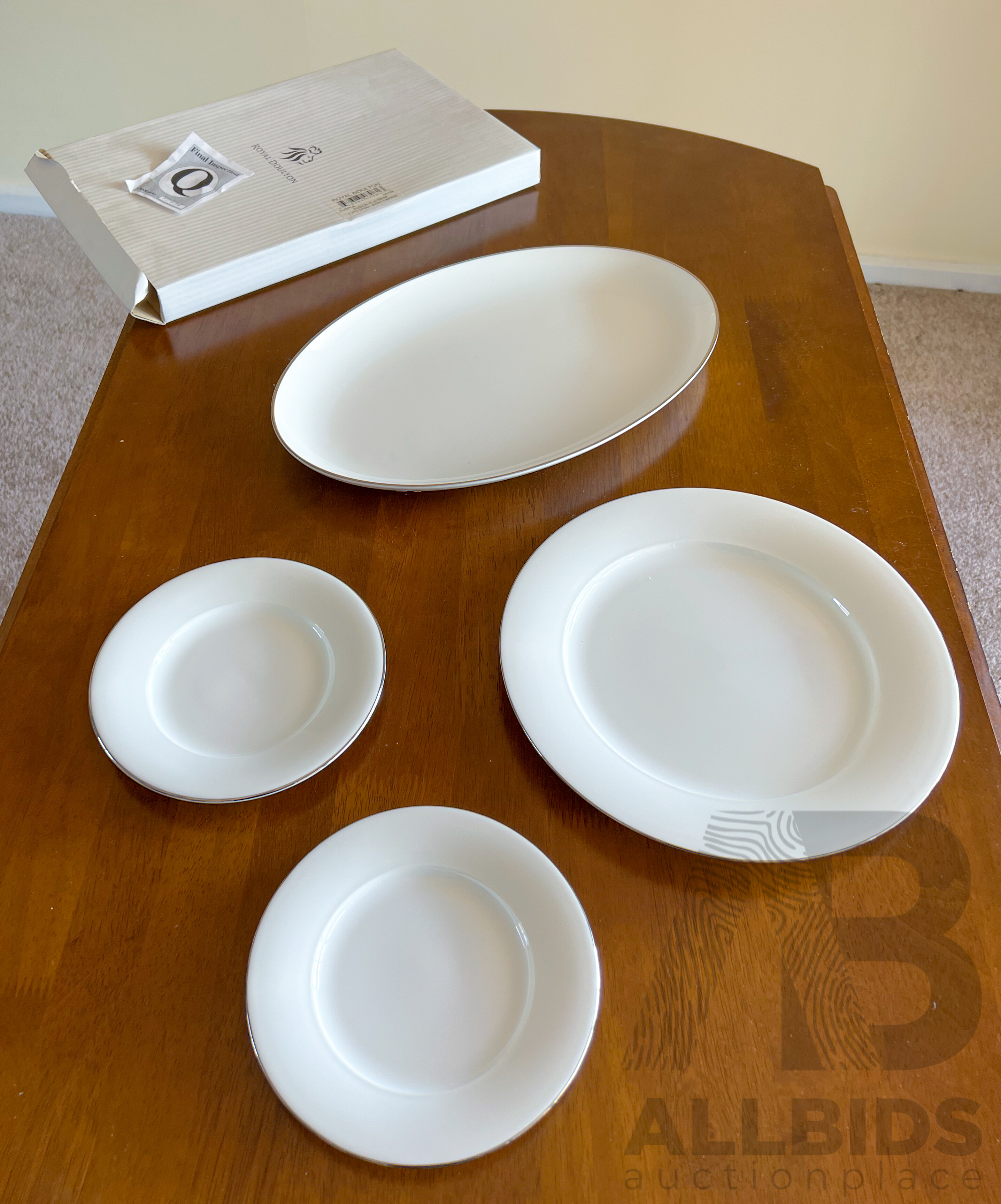 Four Royal Doulton Fusion Plate, - Lot 1455583 | ALLBIDS