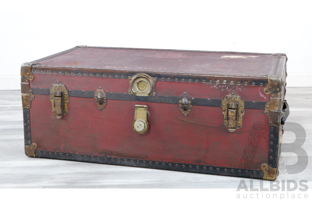 Antique Metal Bound Steamer Trunk - Lot 1461471 | ALLBIDS