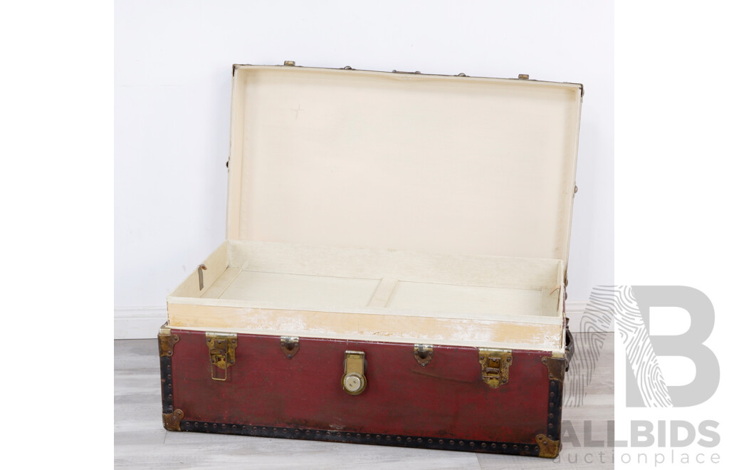 Antique Metal Bound Steamer Trunk - Lot 1461471 | ALLBIDS