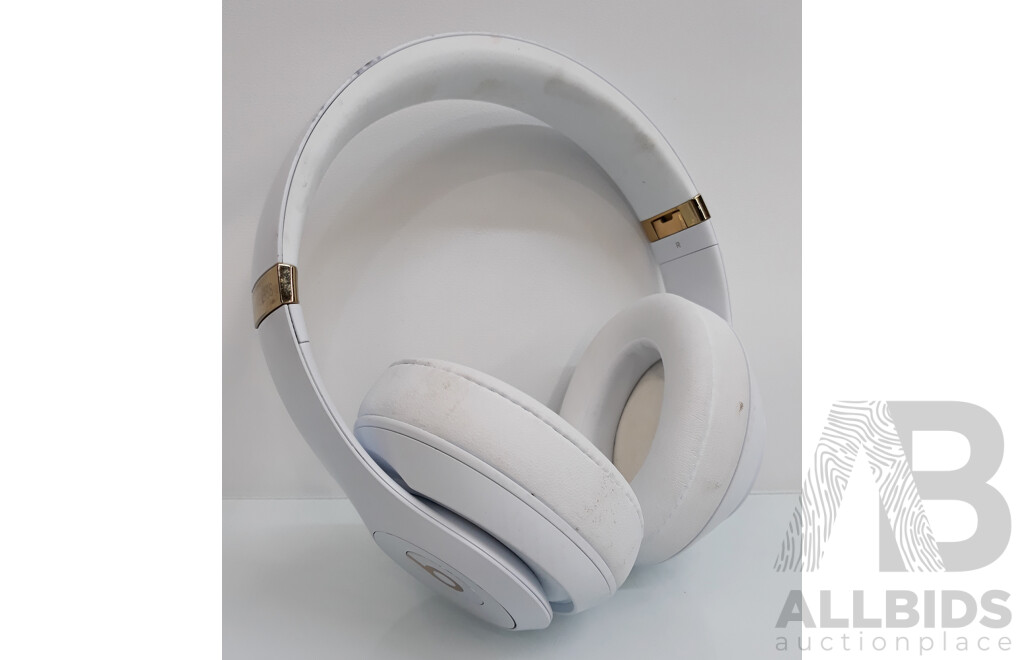 Beats Studio3 Wireless Over-Ear - Lot 1486202 | ALLBIDS