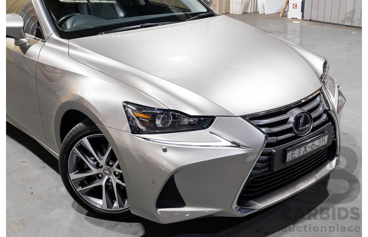 Lexus IS 300h in Titanium Metallic